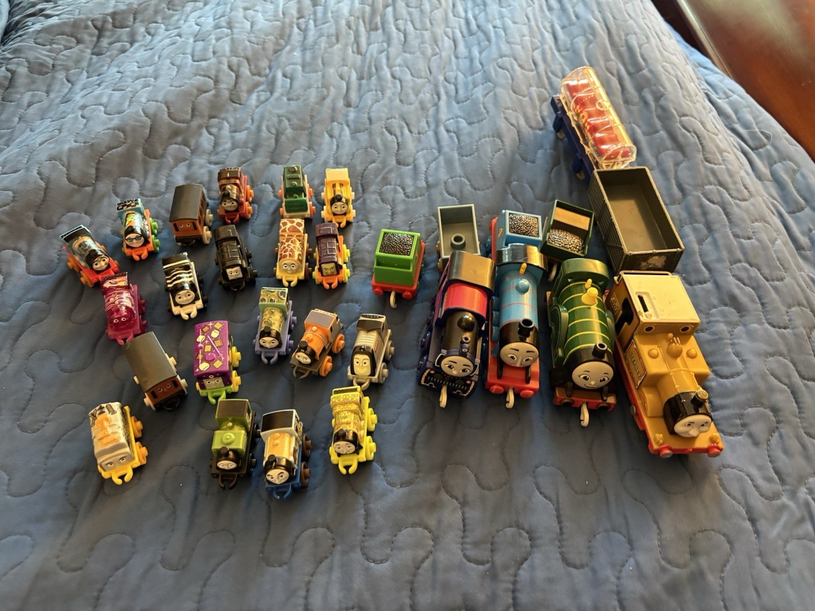 Lot Thomas the Train Friends 4 Large- 1 Vintage, With 20 Minis