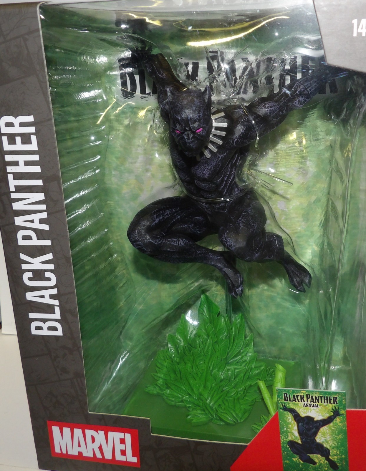 McFarlane ~ BLACK PANTHER ~ Marvel Collection Figure & Comic Book Annual #1
