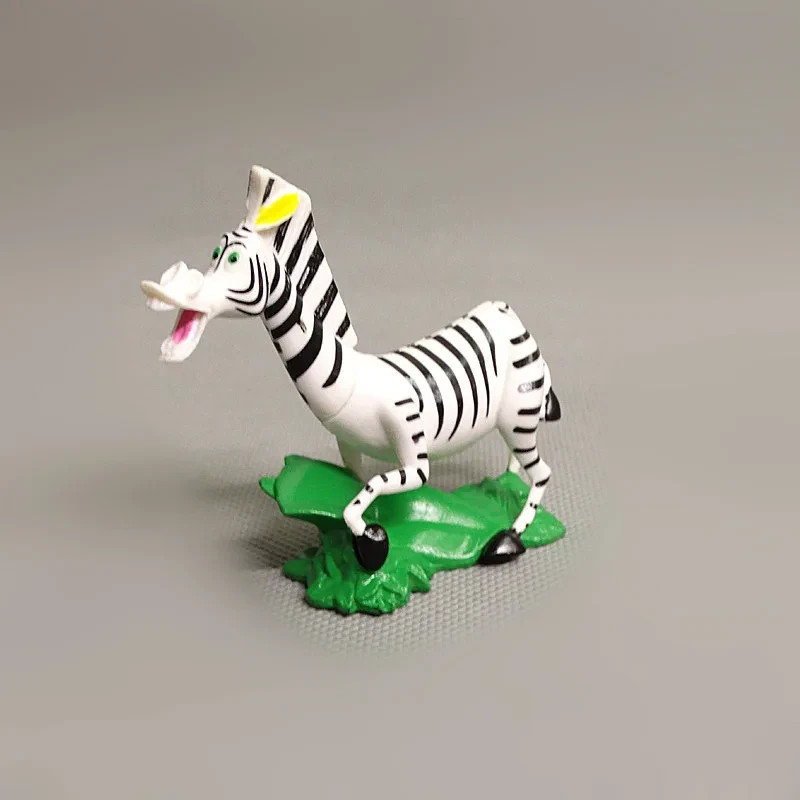 4pcs Anime Cartoon Madagascar Animal Lion Zebra Giraffe Collection Figures