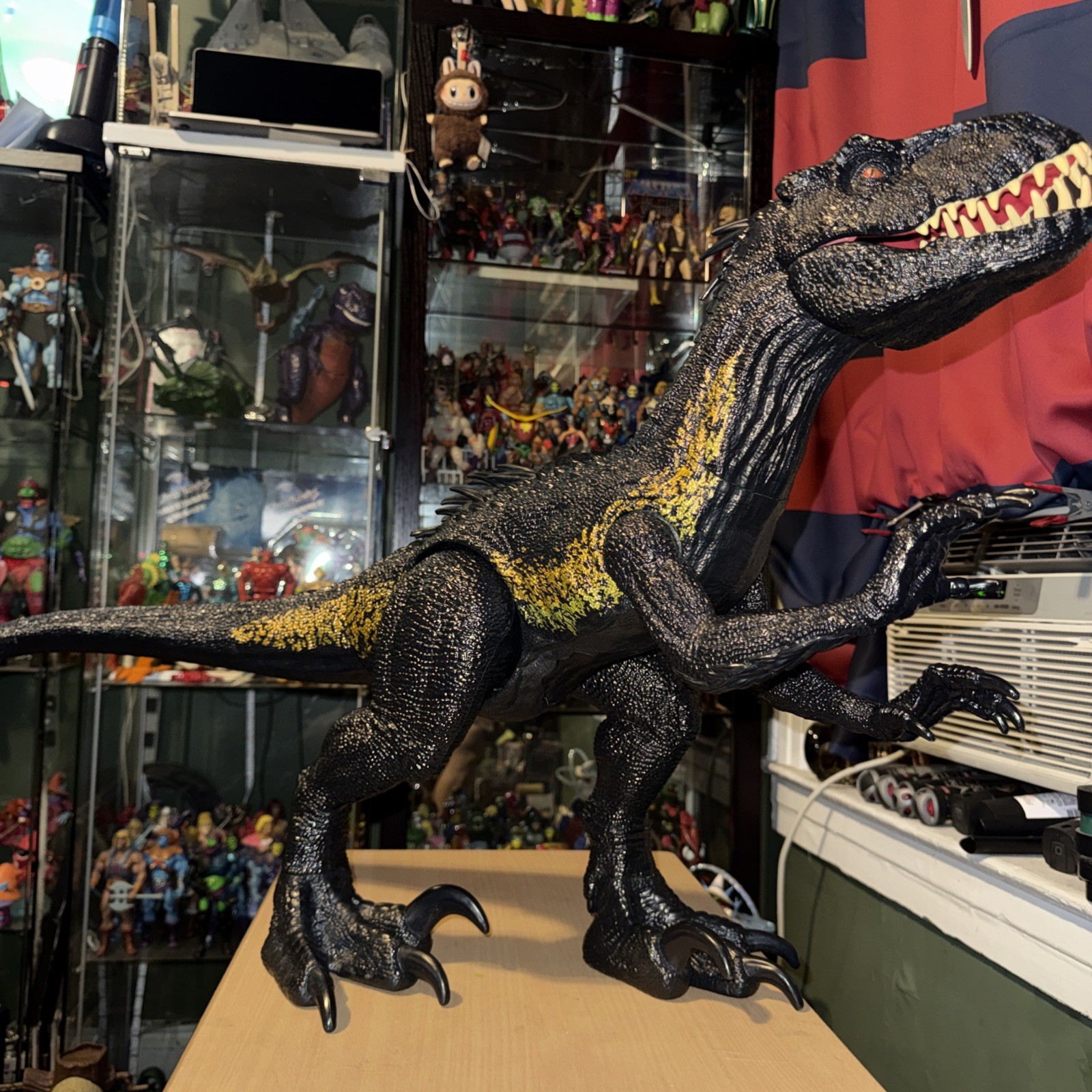 Large Jurassic World Super Colossal Indoraptor Action Figure Mattel 39” Dinosaur