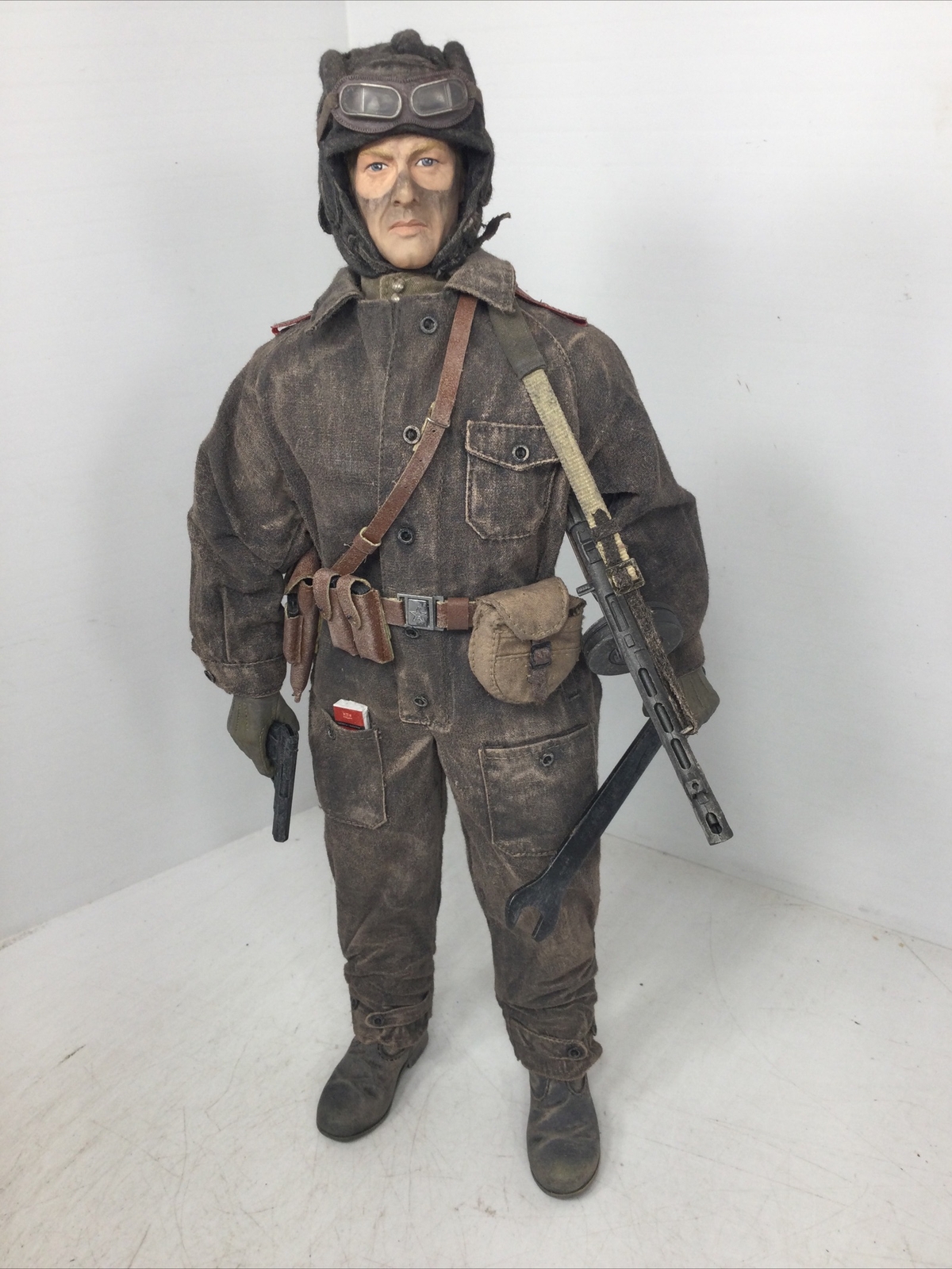 1/6 CUSTOM BUILD RUSSIAN SOVIET RED ARMY T-34 TANK MECHANIC PPSH-41 + TOKAREV