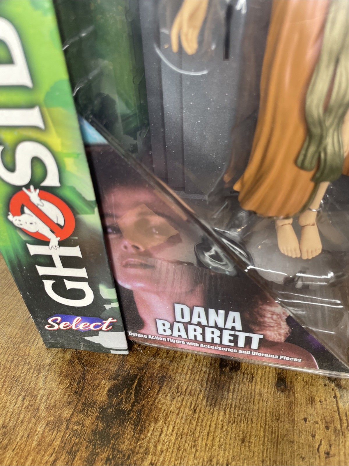 Ghostbusters 2016 Dana Barrett Diamond Select New-In Box sealed Deluxe Figure