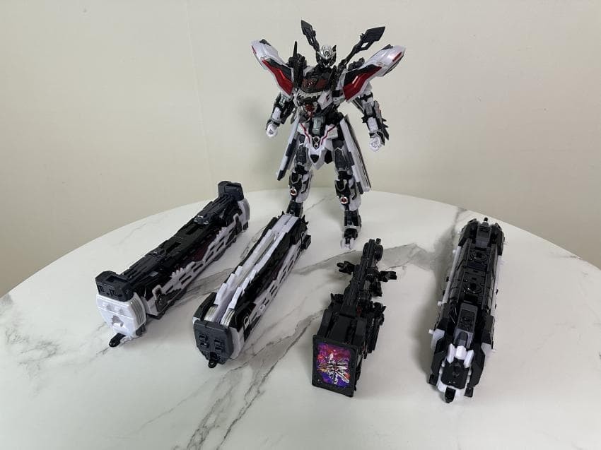 Metal Cardbot W « Tyrant Zero » – The Ultimate Colossal Black Dragon Emperor K-toy