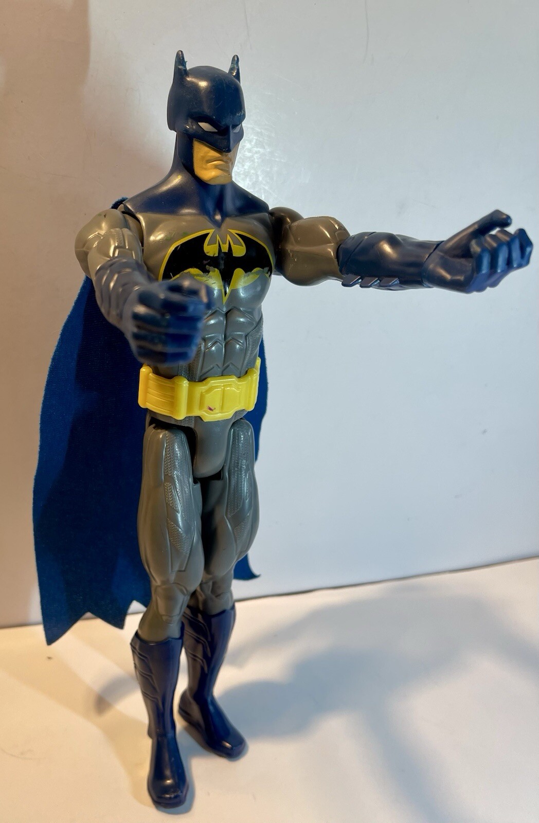 Batman 12” Action Figure 2016 TM & DC Hero Blue Cape Mattel Complete Comic Movie