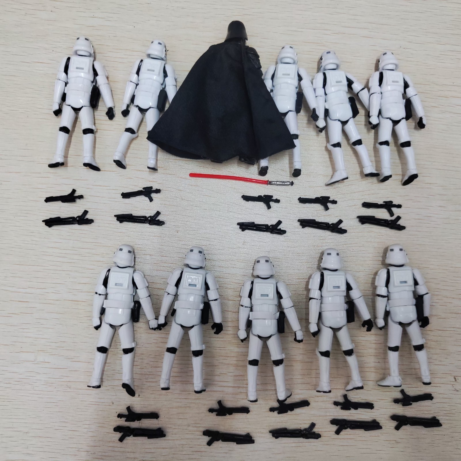 11pcs 3.75&Prime; Star Wars OTC Stormtrooper Darth Vader Action Figure + 20 Blasters