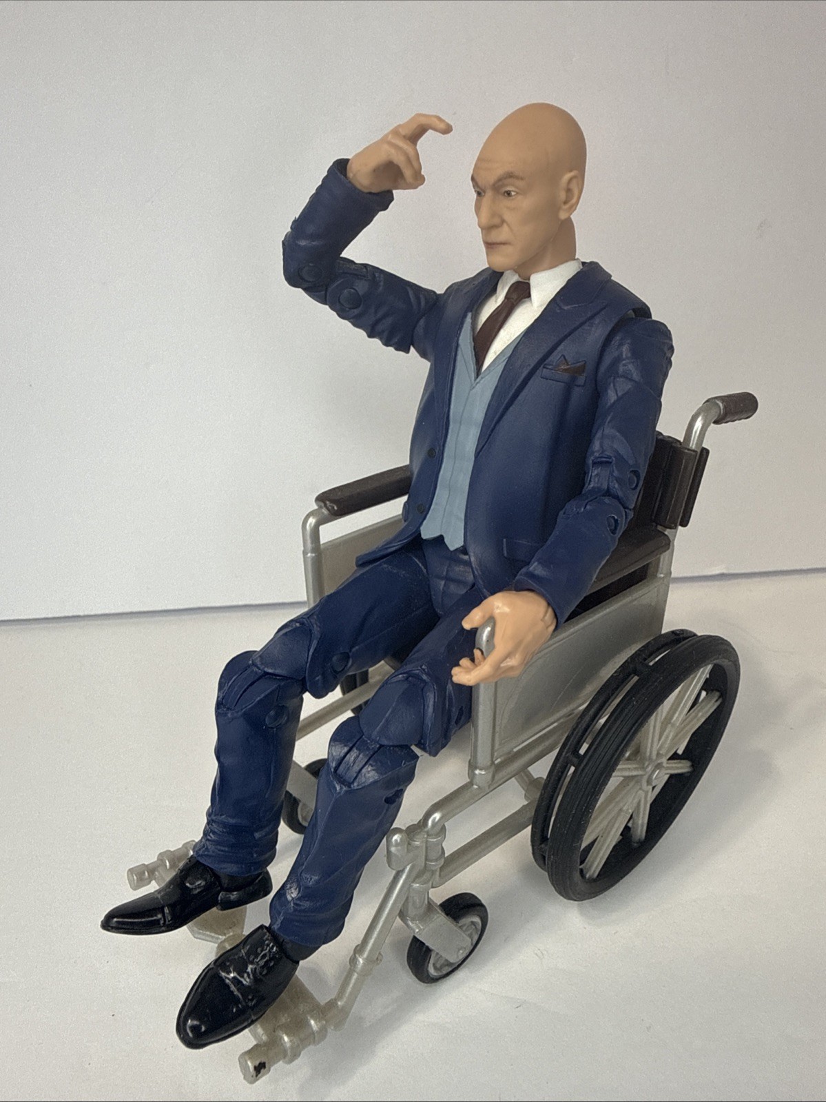 Marvel Legends X-Men Fox Movie 6&Prime; Professor X from Magneto