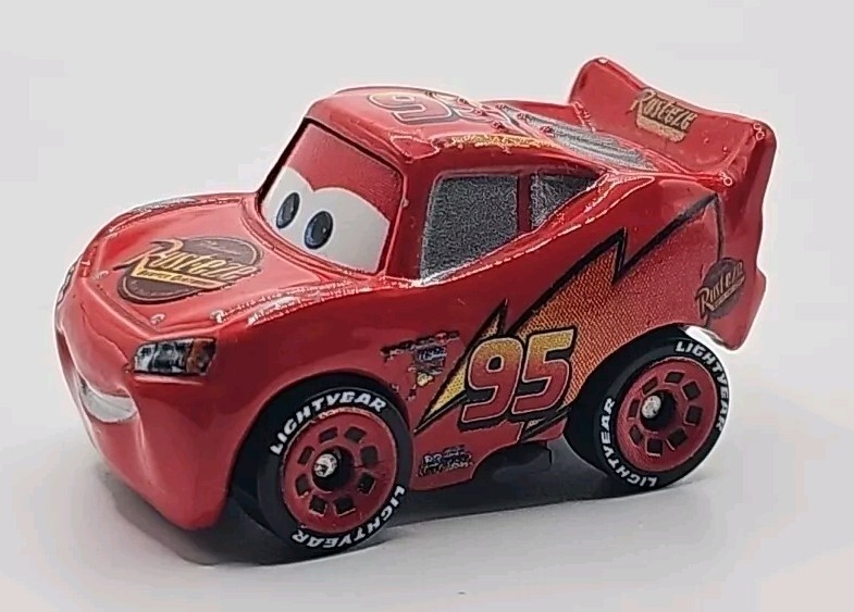 2016 LIGHTNING MCQUEEN Disney Pixar Cars Mini Racer Diecast 1:87 Fast Shipping