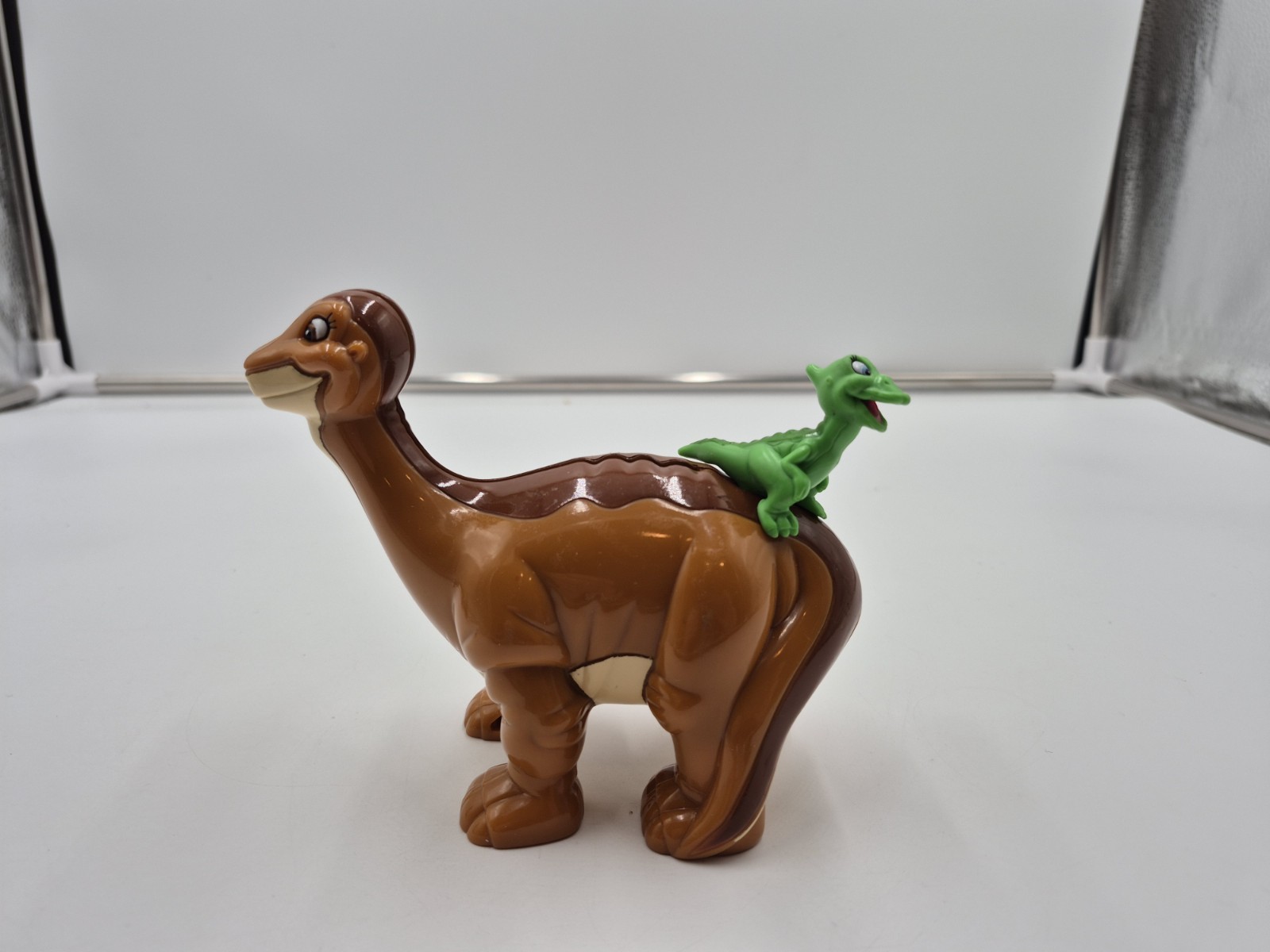 Universal Studios Land Before Time LittleFoot Ducky Piggy Coin Bank Toy VTG