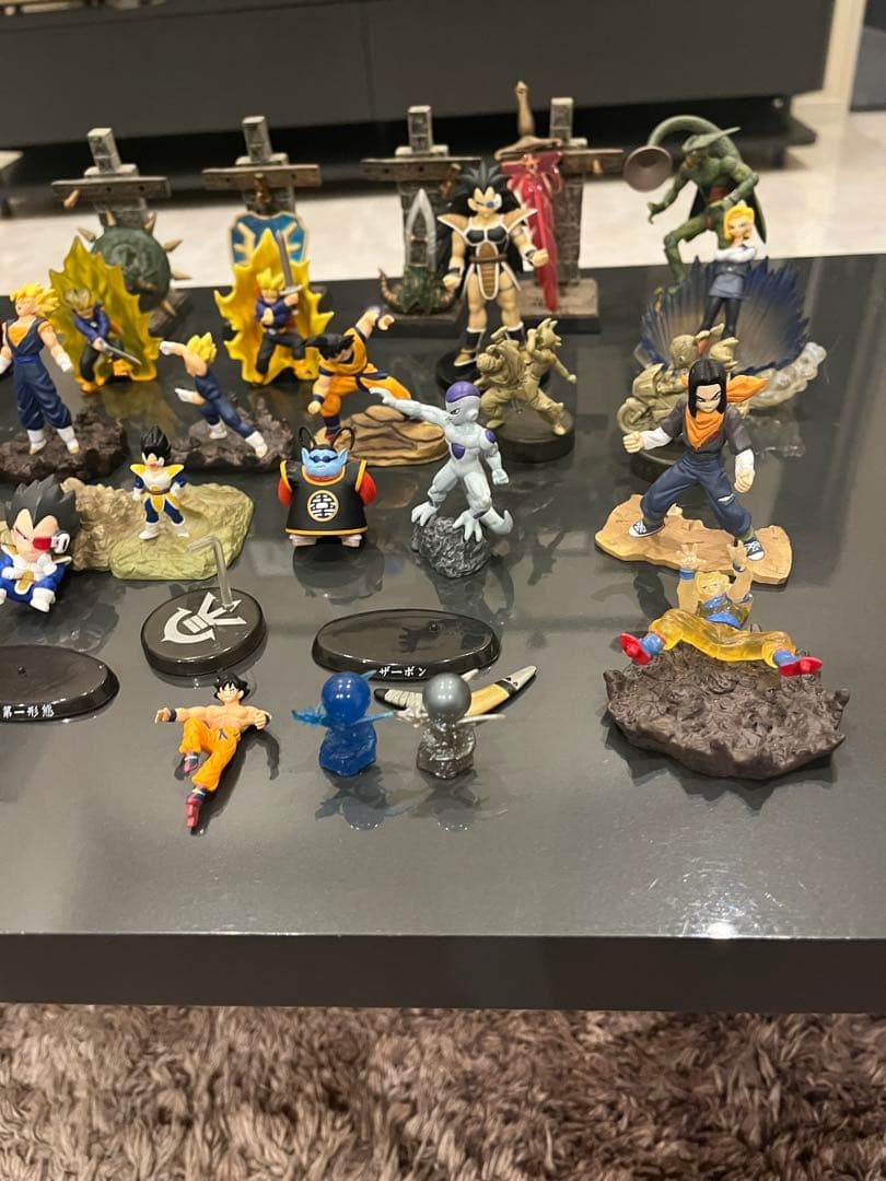 Dragon Ball Figures Lot with Case – Collectible Anime Merchandise Age14+ A208