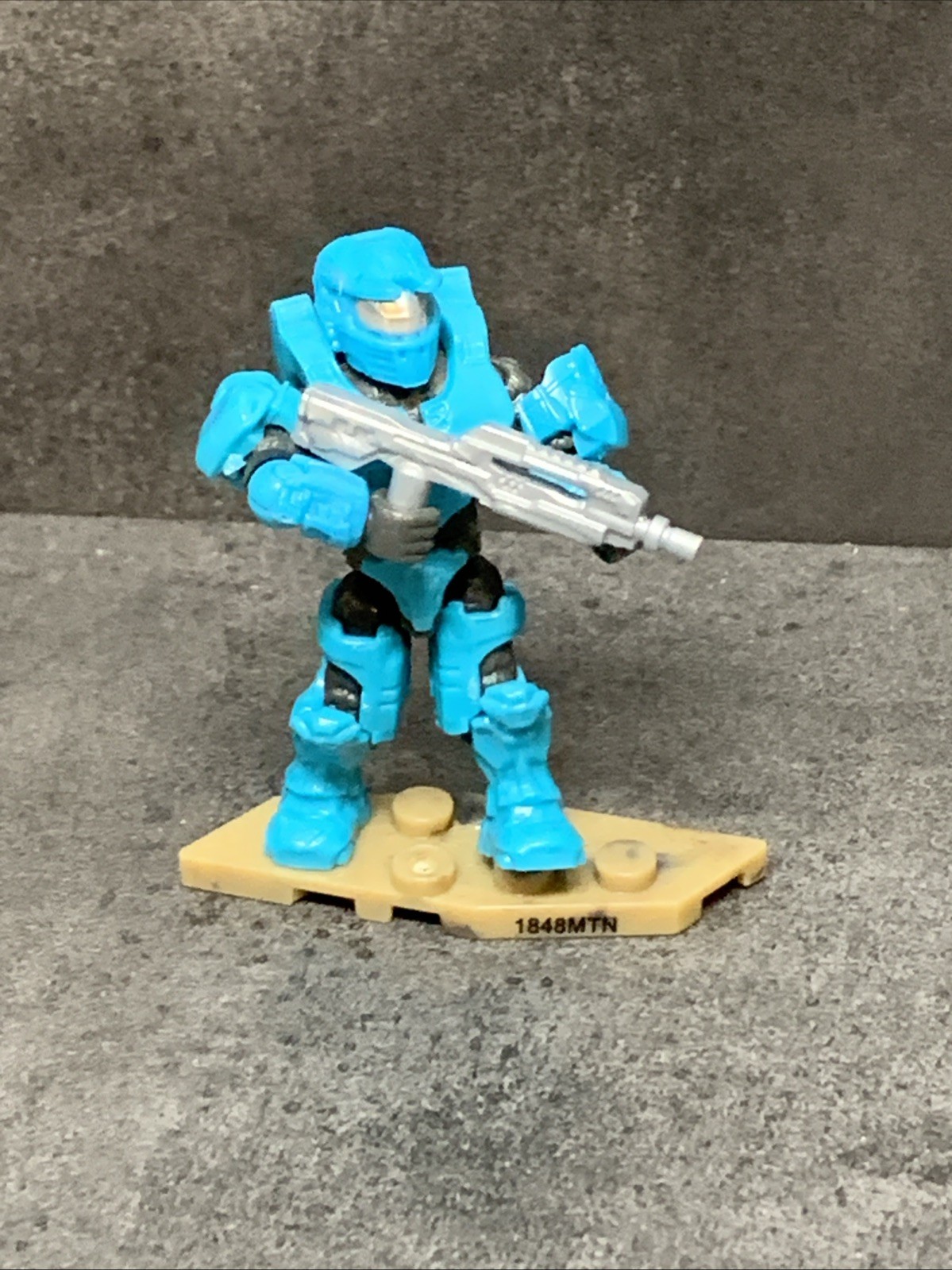 Aqua Blue SPARTAN with Battle Rifle Halo Mega Construx Bloks 2” Figure