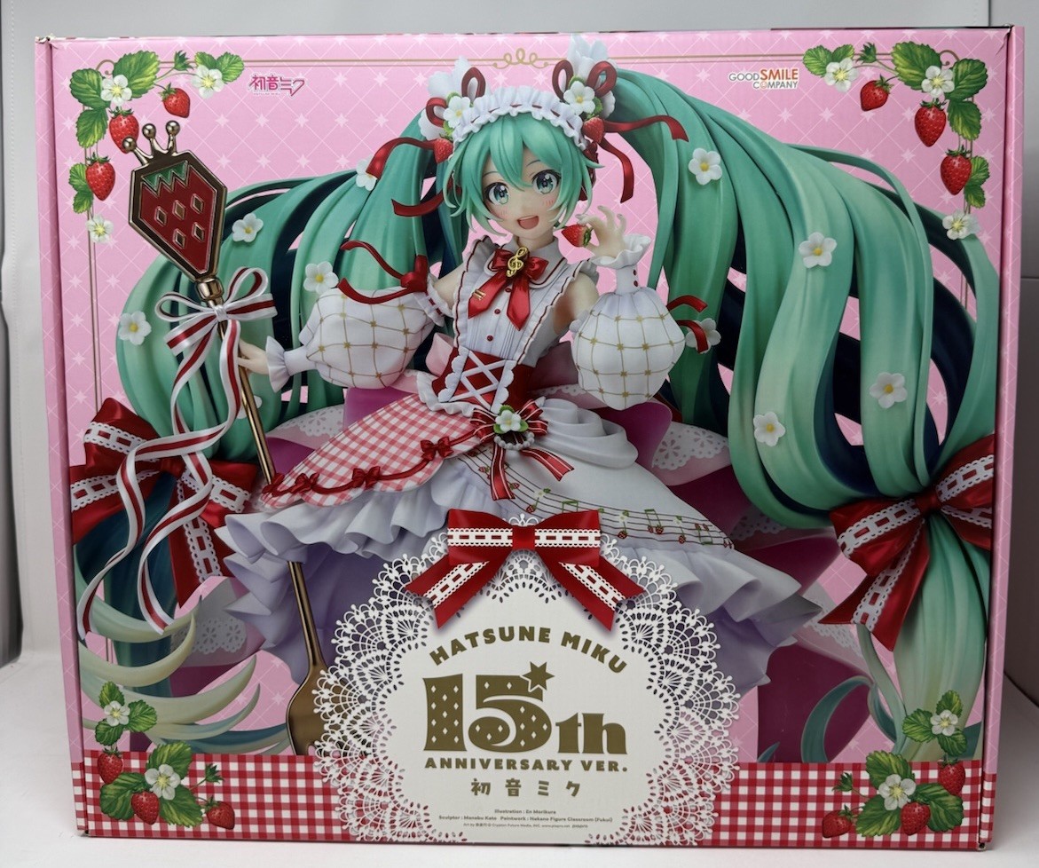 Hatsune Miku 15th Anniversary 1/7 Figure Good Smile