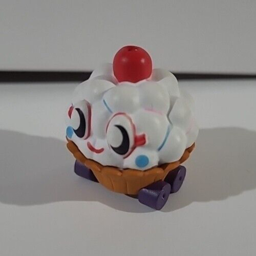 Moshi Monster Cutie Pie Series 1 RARE Used wheels 1 inch tall