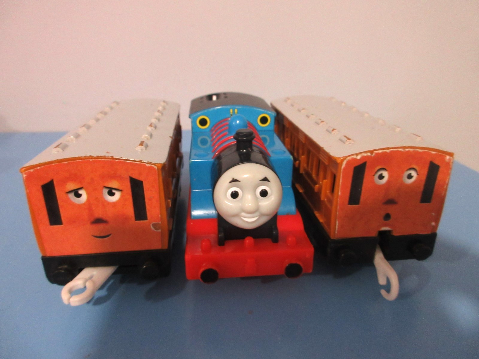 Thomas & Friends Trackmaster Thomas W/ Annie & Clarabel -Greatest Moment- WORKS!