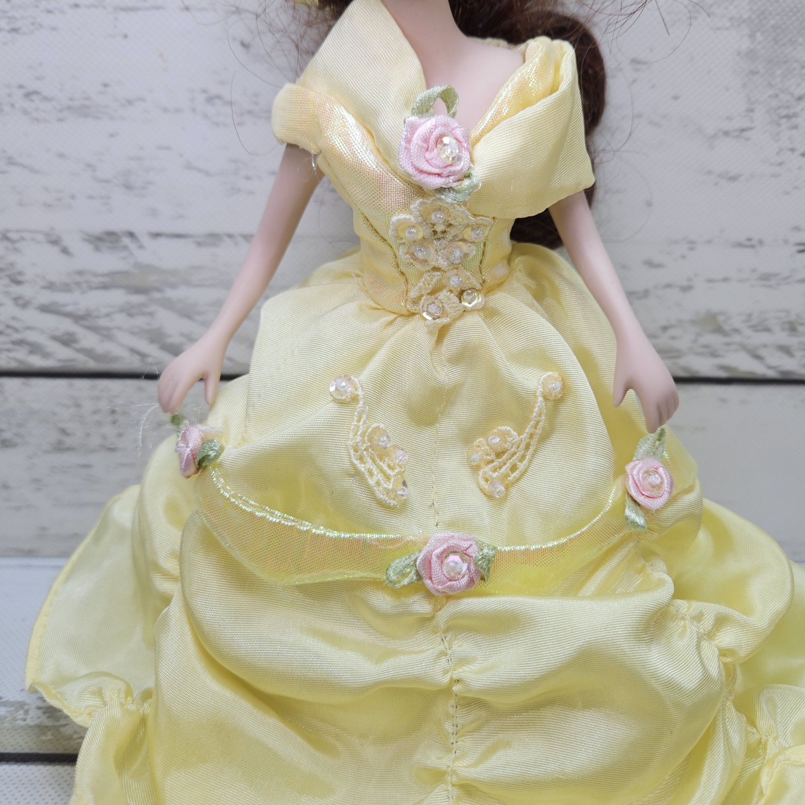 Disney Princess Belle Porcelain Keepsake Doll Vintage 2000&rsquo;s 8&Prime; Figure Brass Key