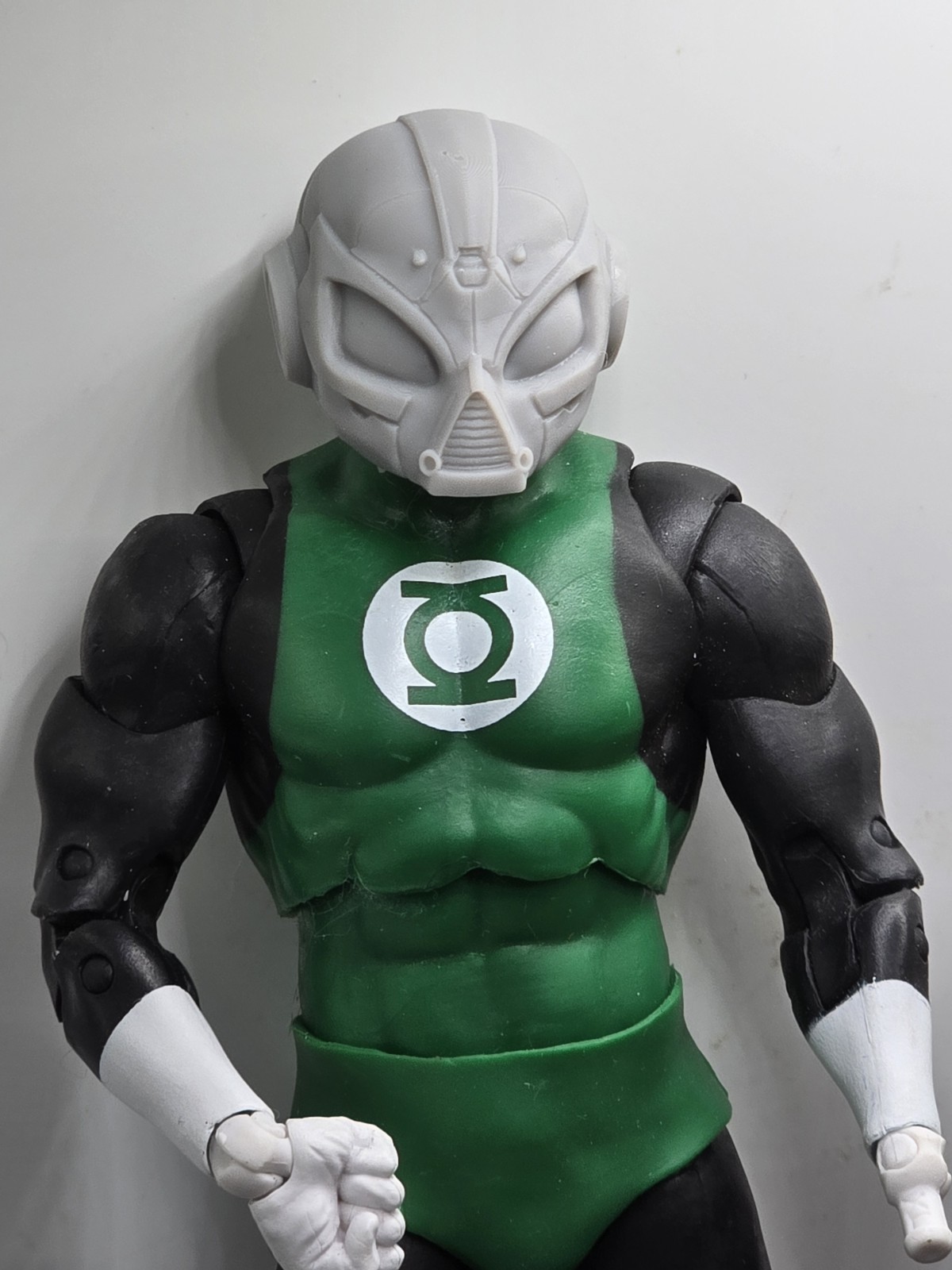 3d Printed YELLOW LANTERN TEKIK HEAD 1:10 7&Prime; SELECT DC MULTIVERSE Scale