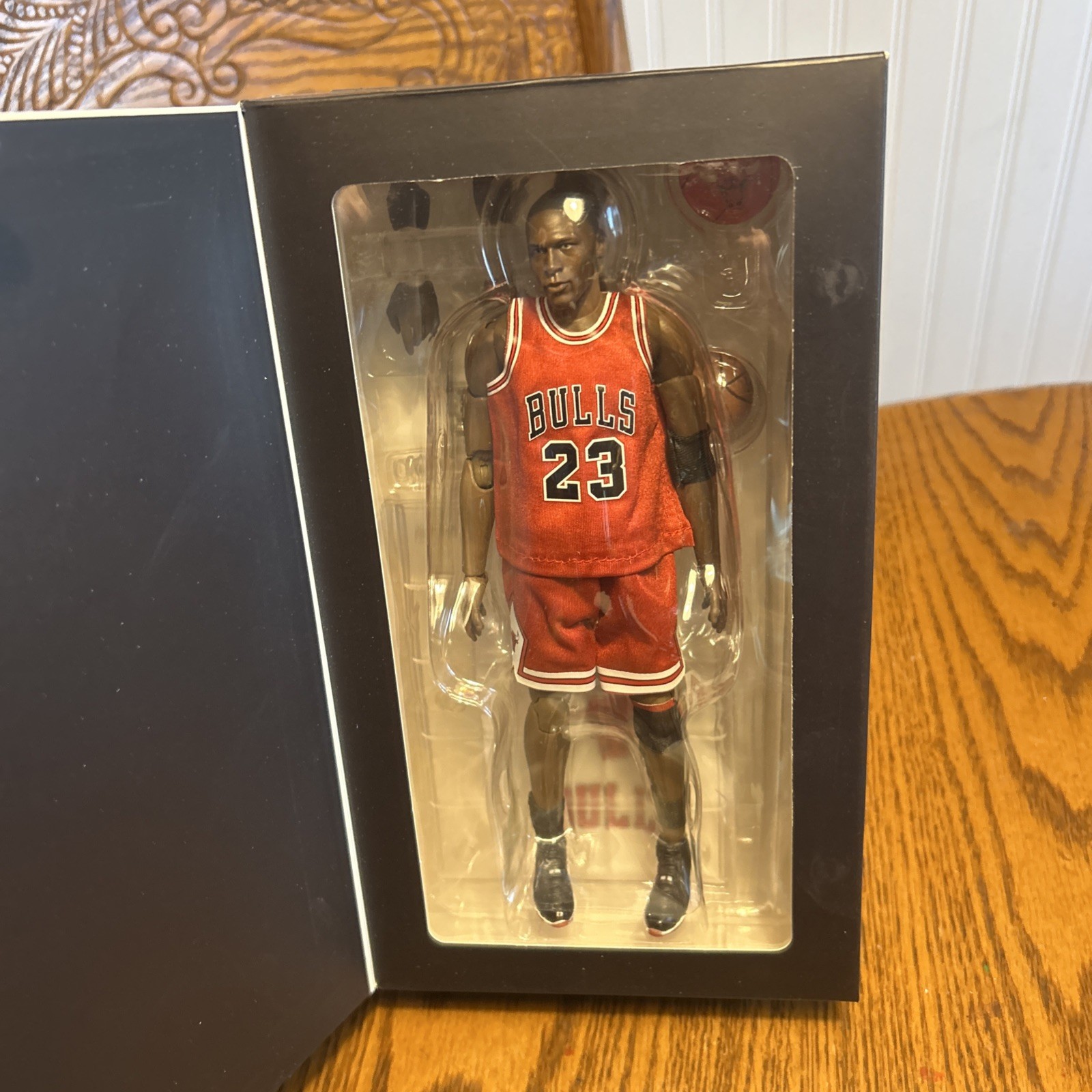 1/9 Scale Motion Masterpiece “Series2” Michael Jordan Collectible Figure