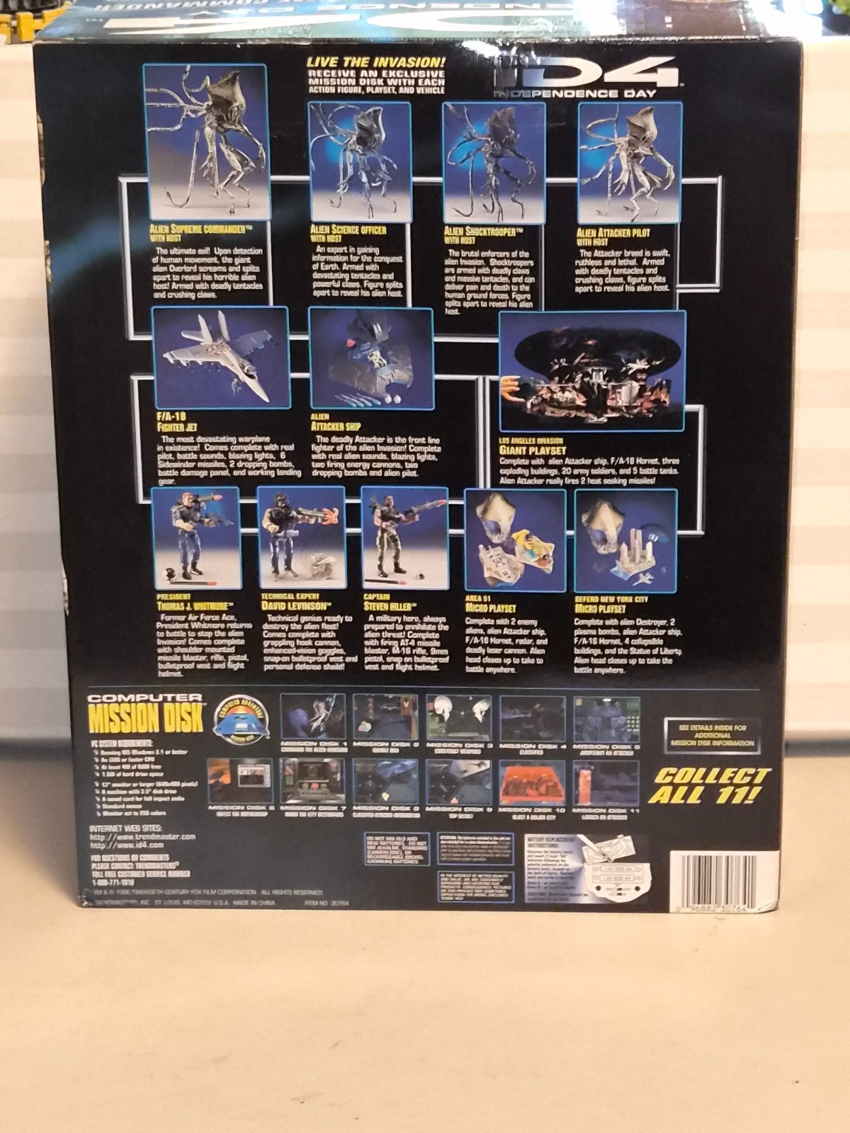 iD4 Independence Day Alien Supreme Commander with Bio-Containment Chamber Floppy