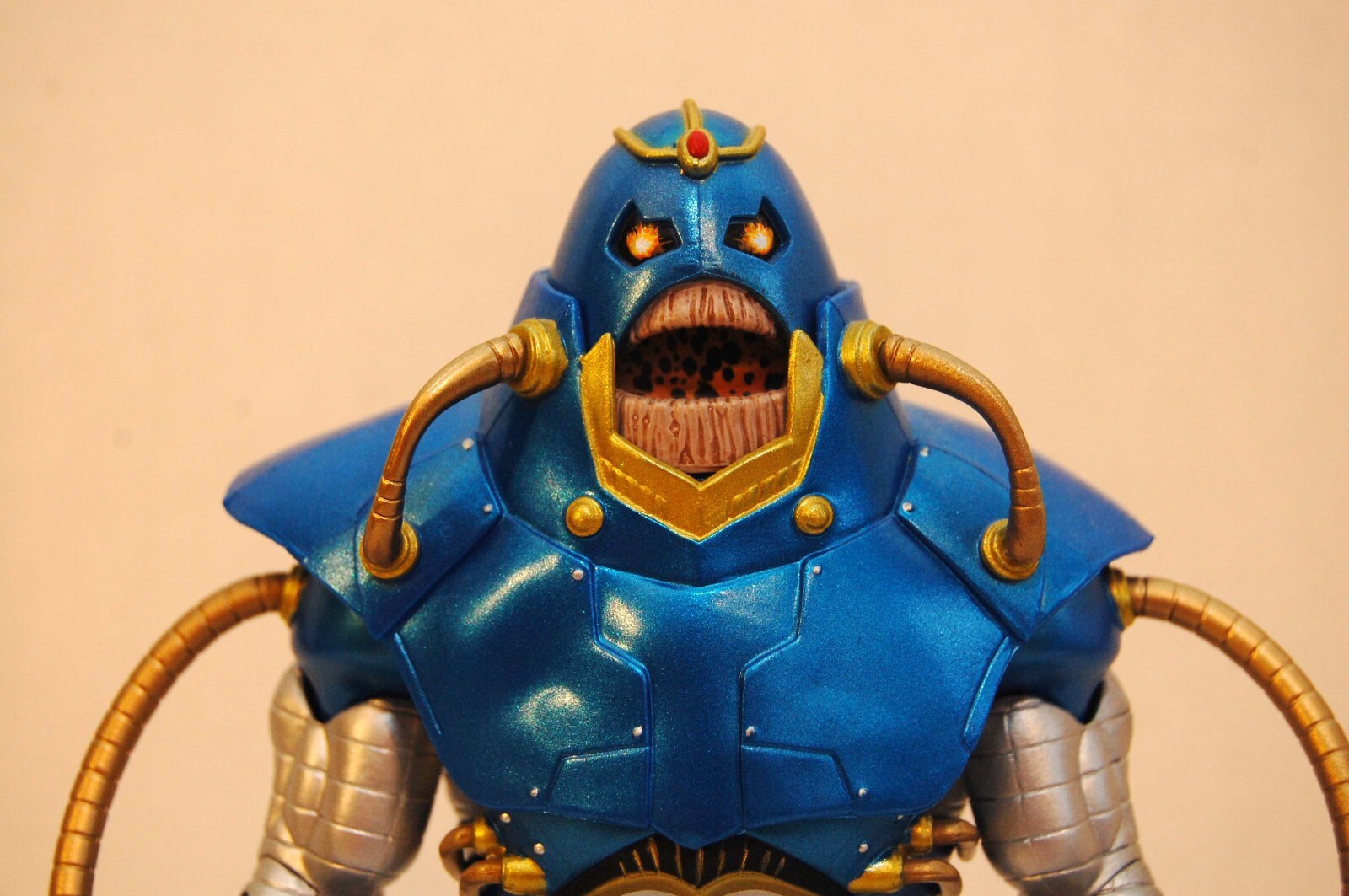 DC Universe Classics 2011 Wave 17 Anti-Monitor Collect & Connect BAF