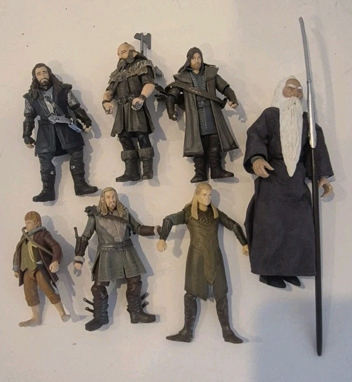 Lot of 7 Lord of the Rings figures with accessories Toy Biz Gandolf Legolas