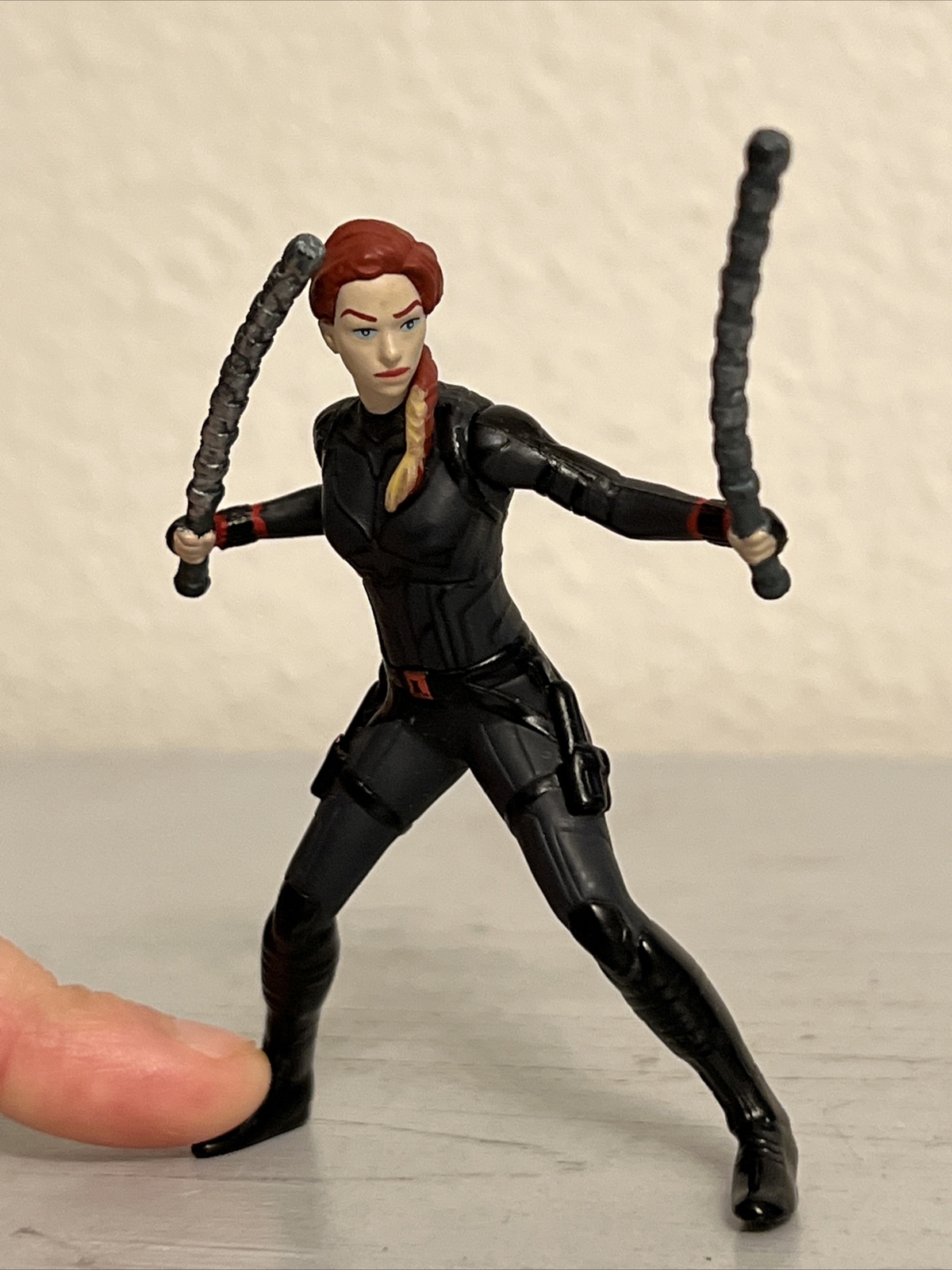 BLACK WIDOW MARVEL AVENGERS 3” ACTION FIGURE (NONE POSABLE TOY (PRE-OWNED)
