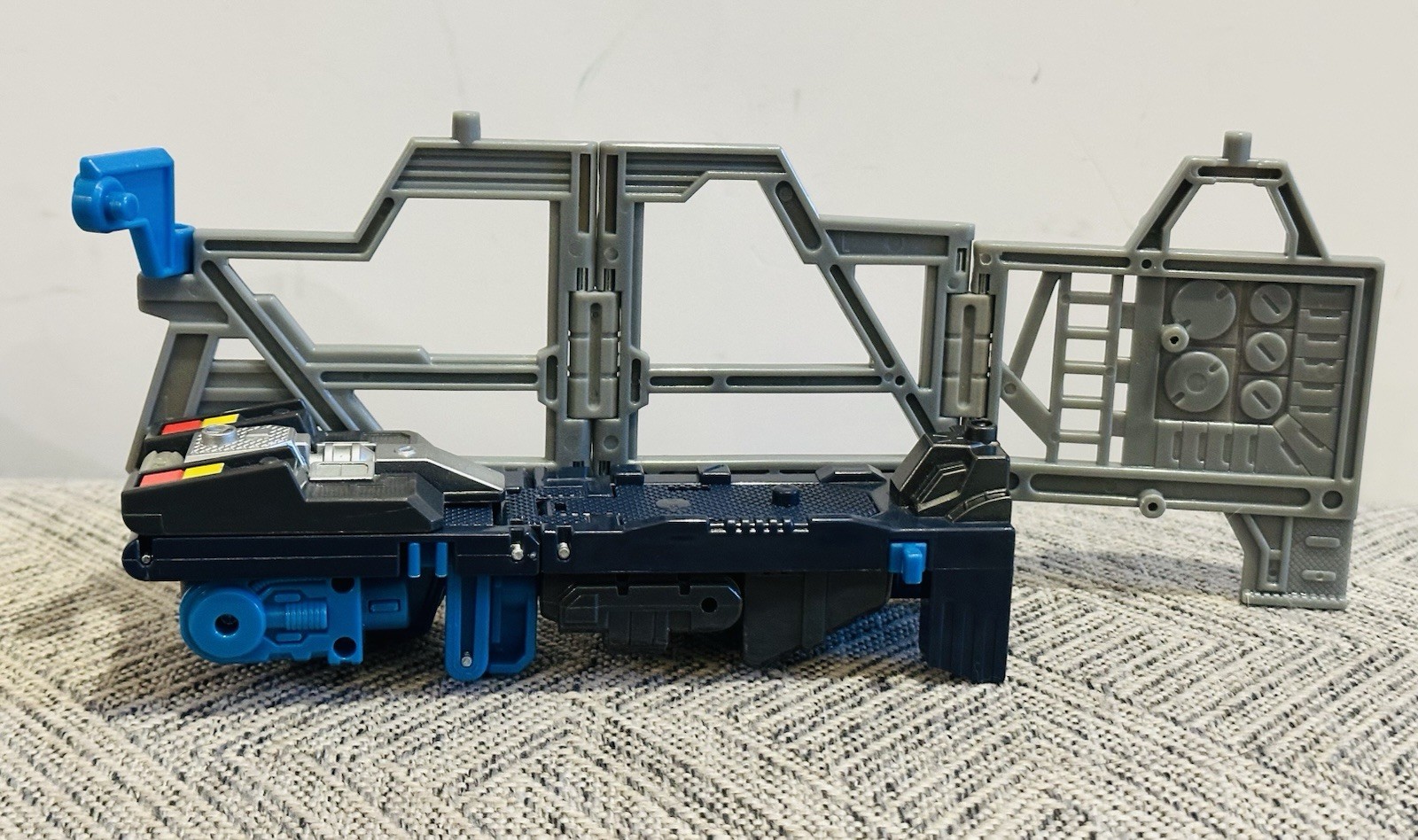 Transformers Robots in Disguise 01-03 Ultra Magnus Sam&rsquo;s Club Exclusive