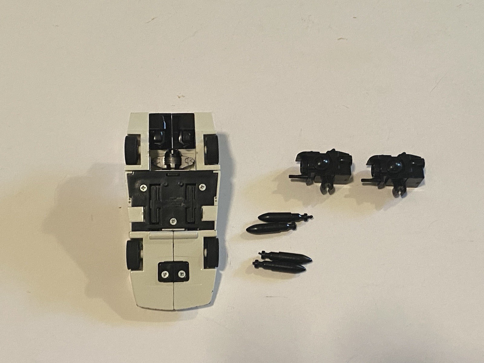 Wheeljack G1 Transformers Mail Order Version Near Complete Lot