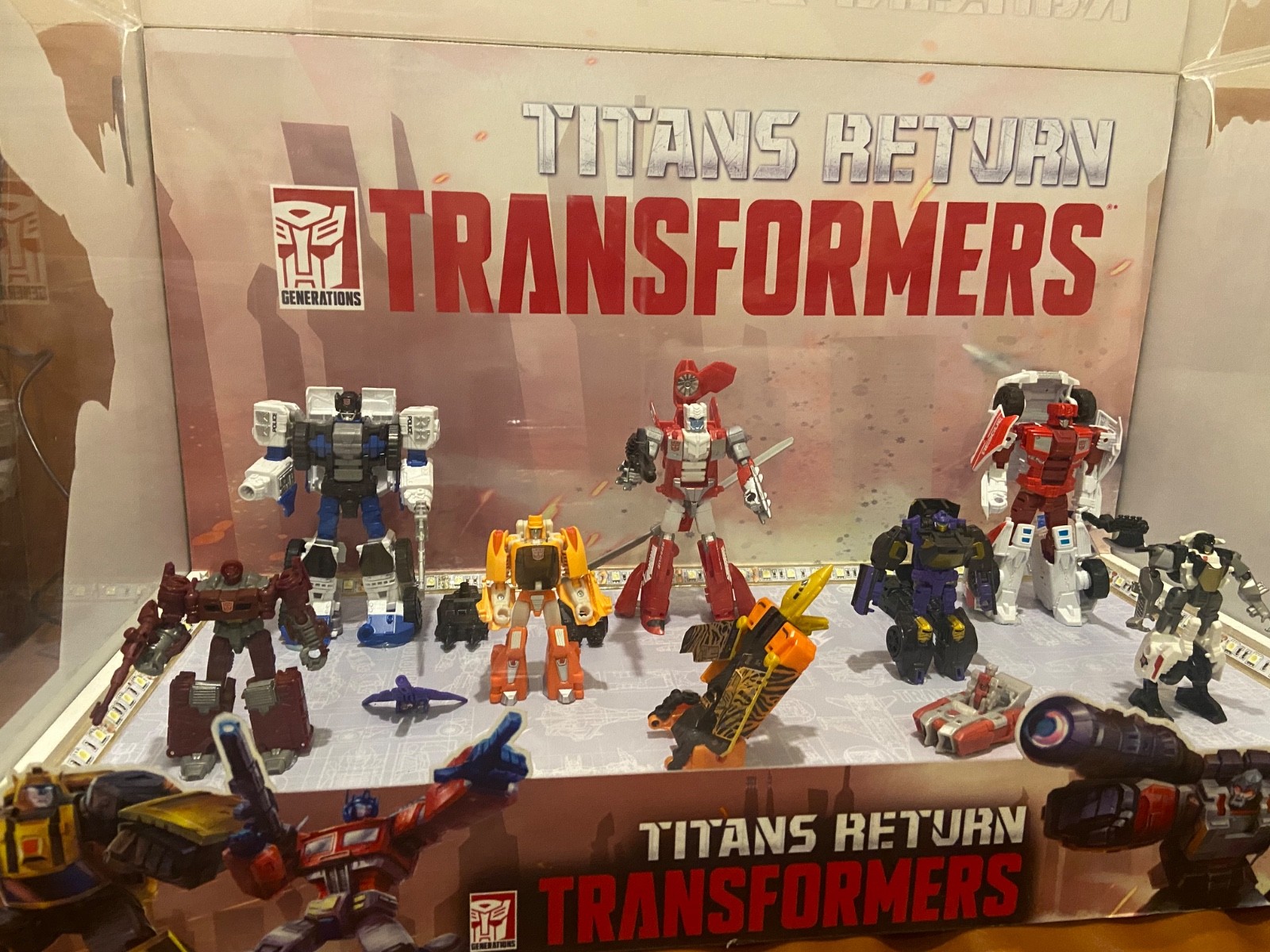Transformers Combiner Wars, Titans Return Retail Store Display Case