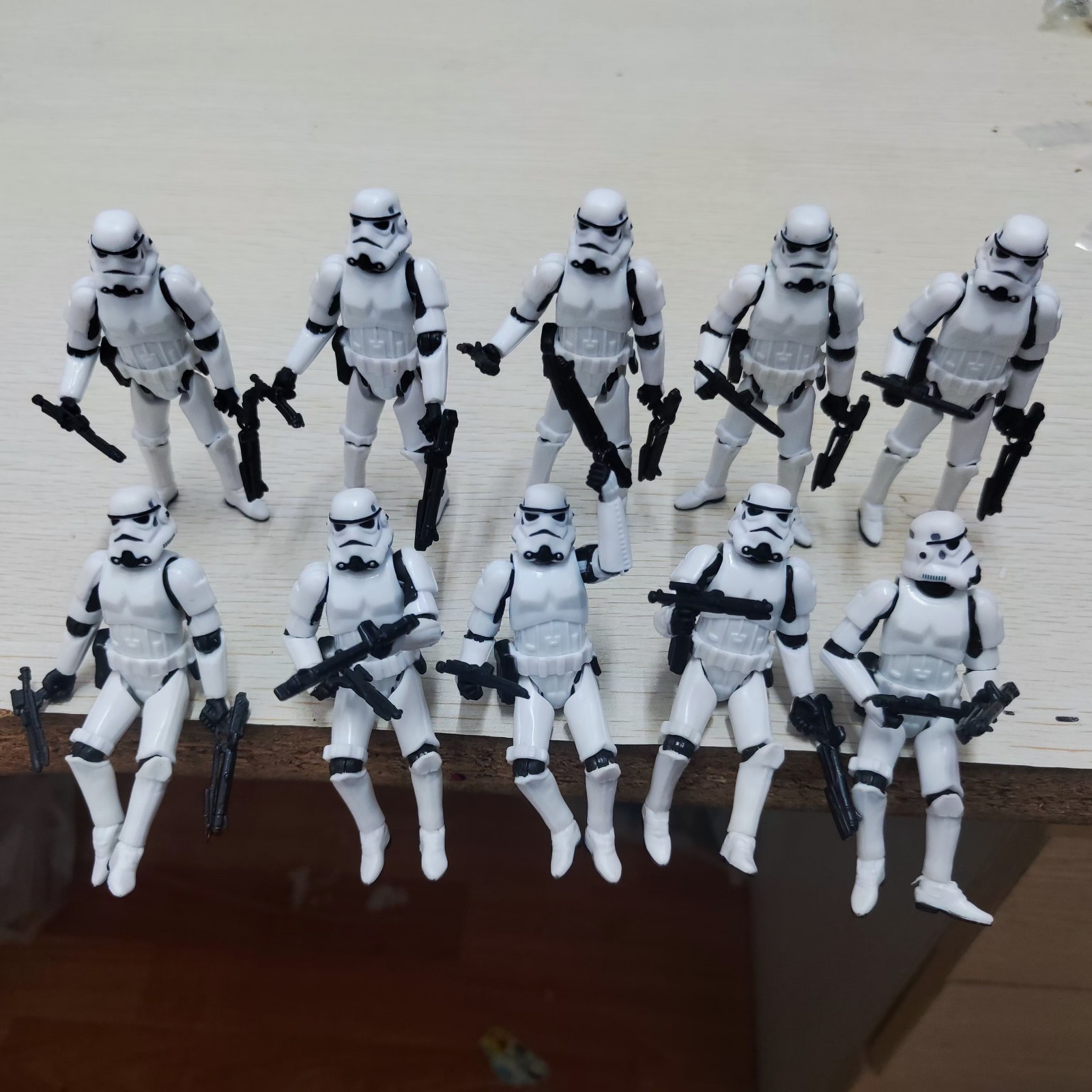 10pcs 3.75&Prime; Star Wars White Stormtroopers Action Figures + 20pcs Blaster