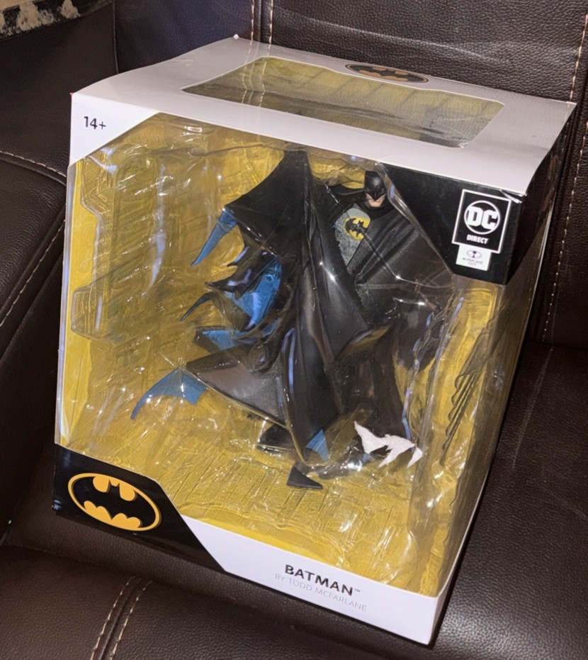 DC Direct Batman Todd McFarlane Statue Designer Series Gotham – Batman 423🦇