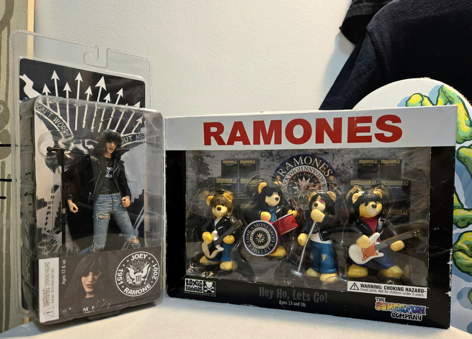 NECA Joey Ramone Action Figure & Toxic Teddies Ramones Box Set by Superfun