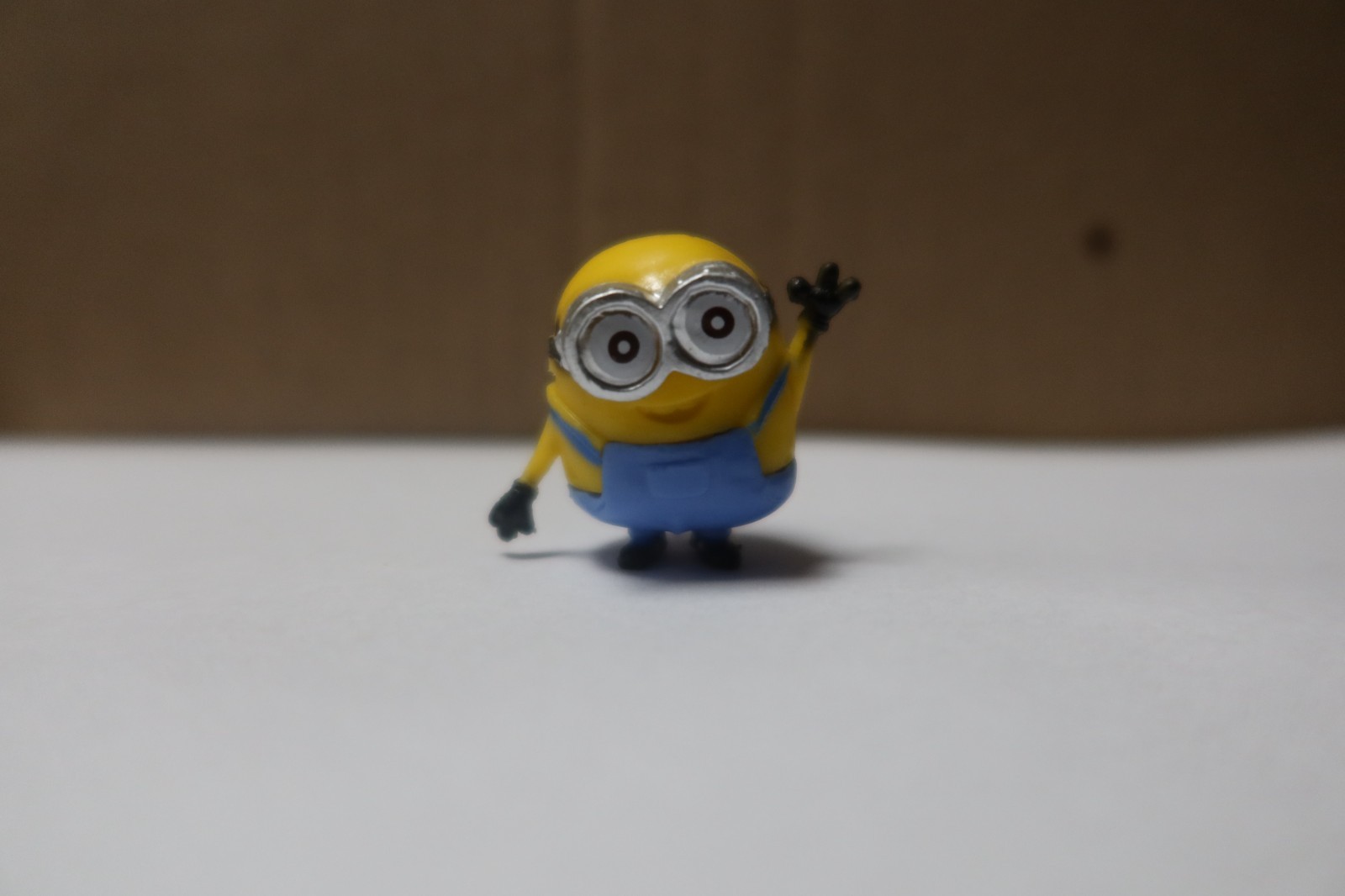 Minions Movie Bob Waving Mini Figure 2 » Thinkway Toys