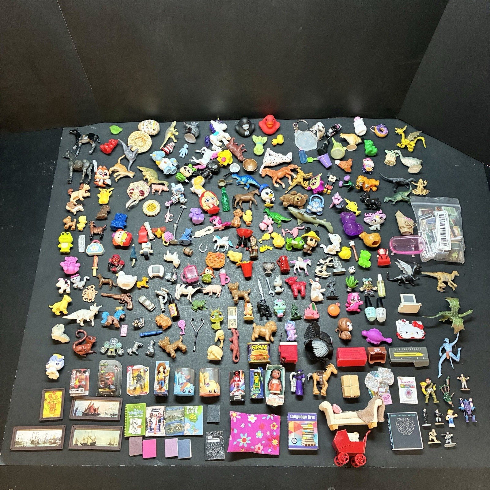 Lot Of Mini Figures 250+ Assorted Collectibles Play Food Toys Brands Doorables