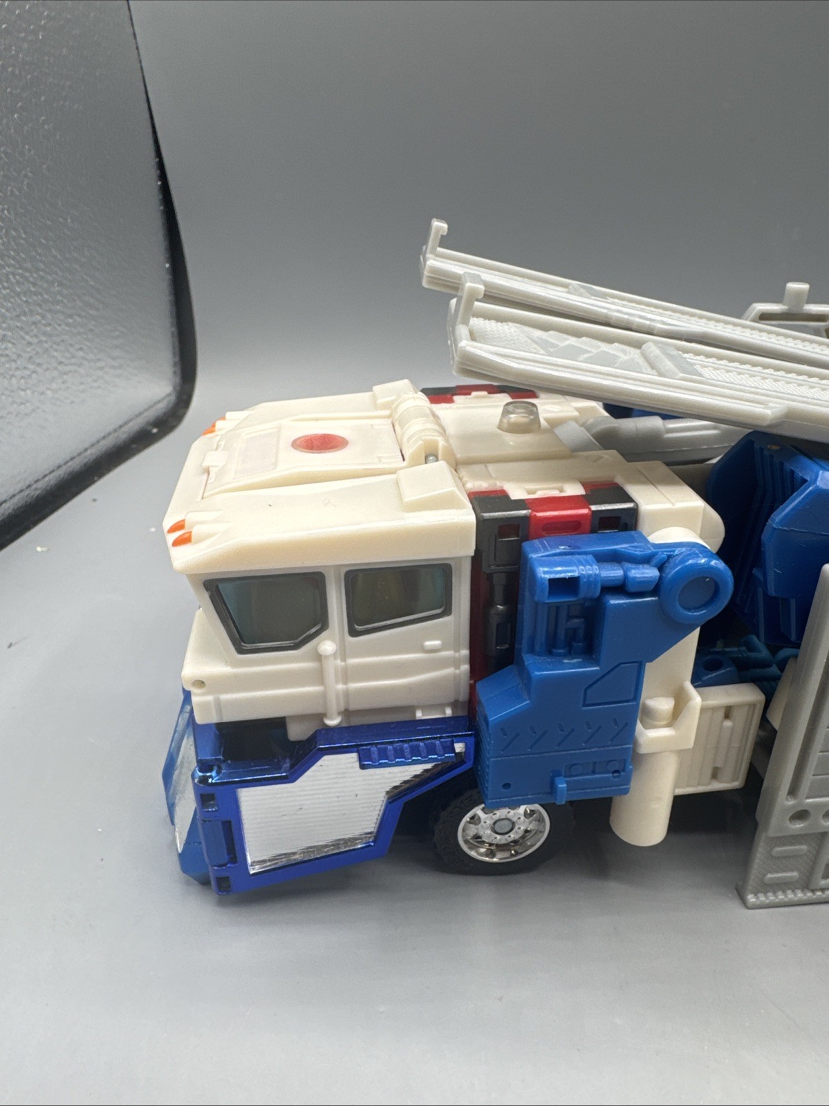 TRANSFORMERS Robots Disguise RID Vtg ULTRA MAGNUS 10&Prime; Super NEAR COMPLETE WORKS