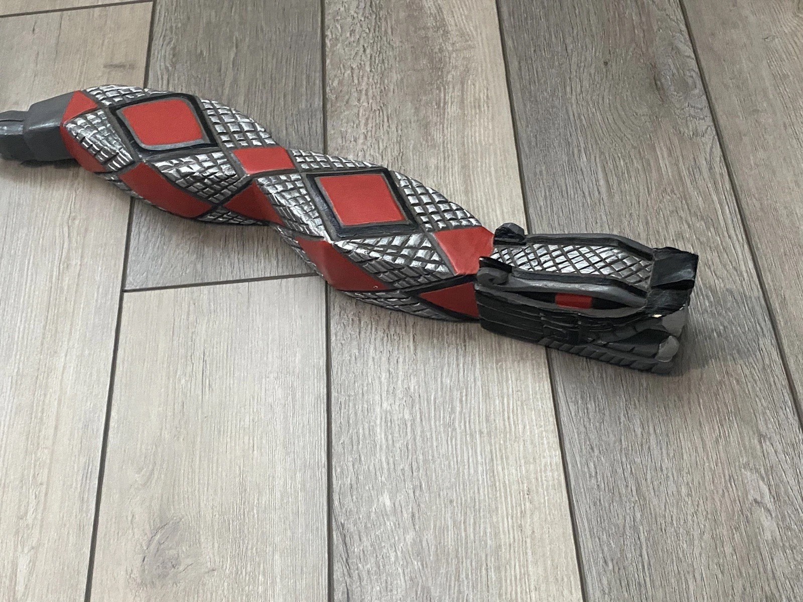 Articulated 3D Printed Snake – Sci-Fi Cyberpunk Dragon Fidget Toy – Red/Silver