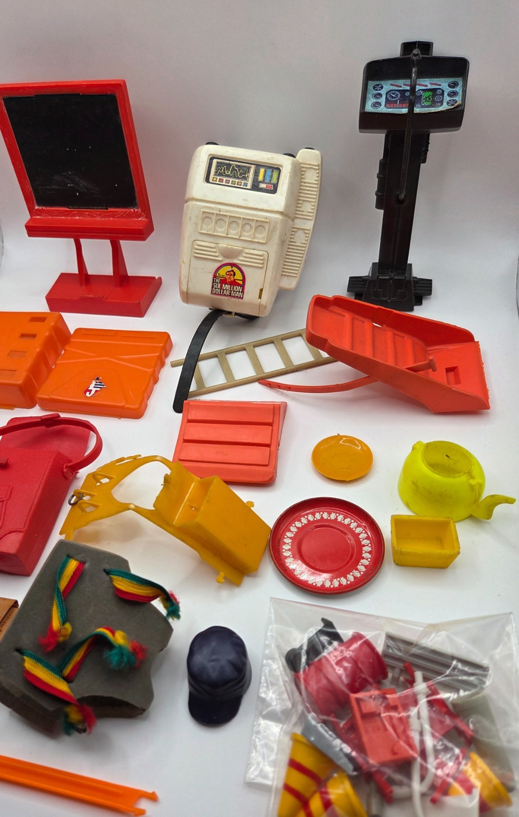 Action Figure-Playset accessories Collection of 35+ pcs 1960’s-1980’s Vintage