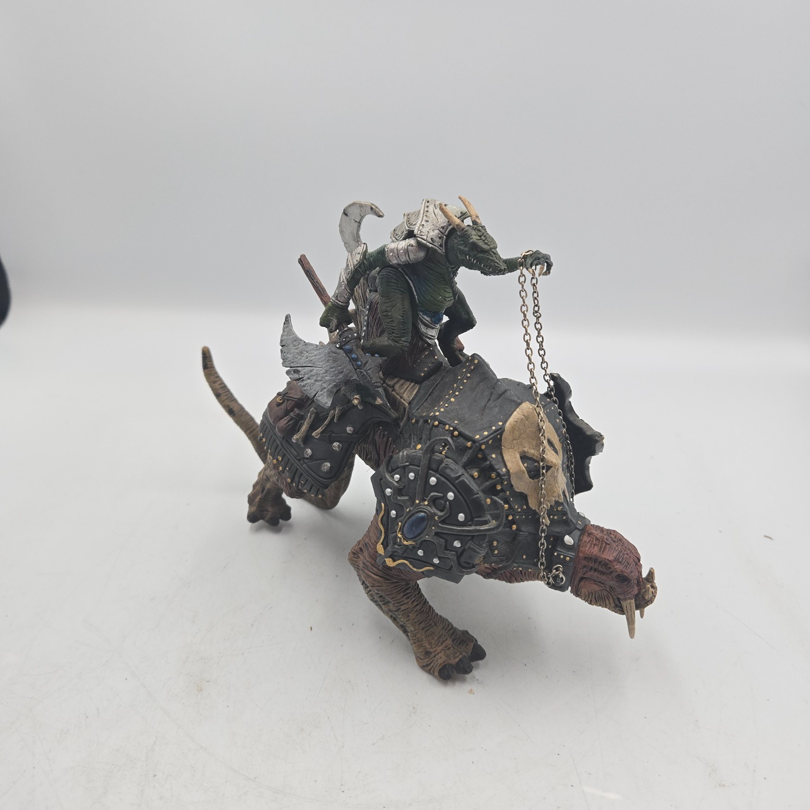 McFarlane Toys Spawn 1999 Dark Ages series 14 IGUANTUS + TUSKADON