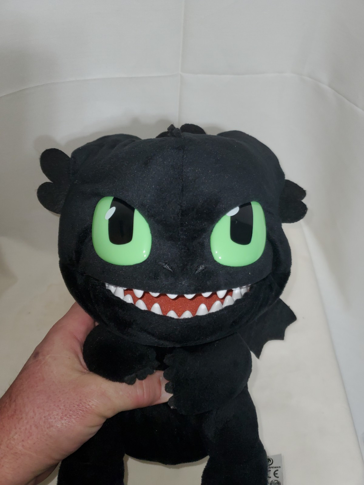 How to Train Your Dragon Anamatronic Squeeze & Growl Toothless 12&Prime; Plush Works