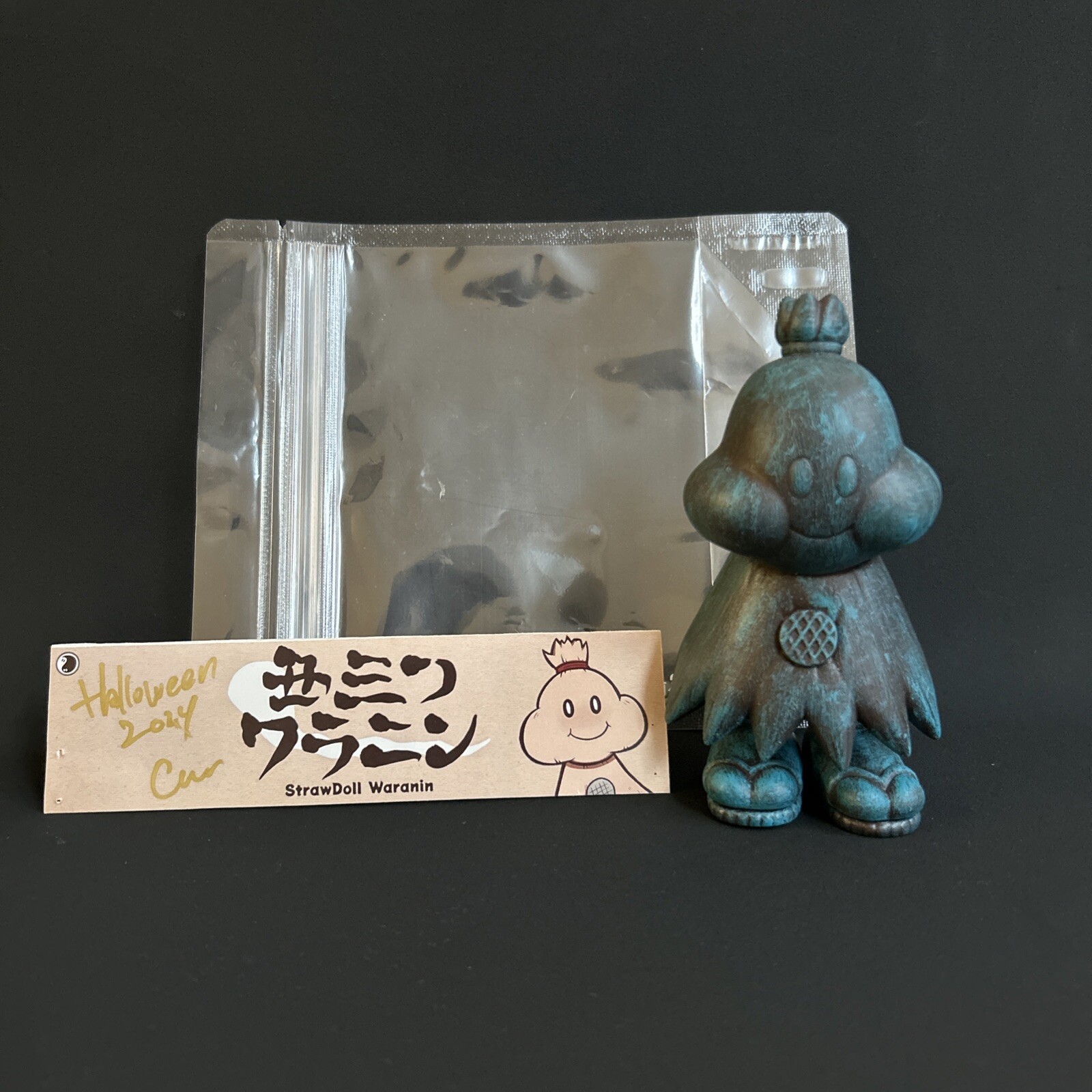 Shishimaru Momo StrawDoll Waranin &lsquo;Scary! Moving Bronze Statue&rsquo; Sofubi Figure
