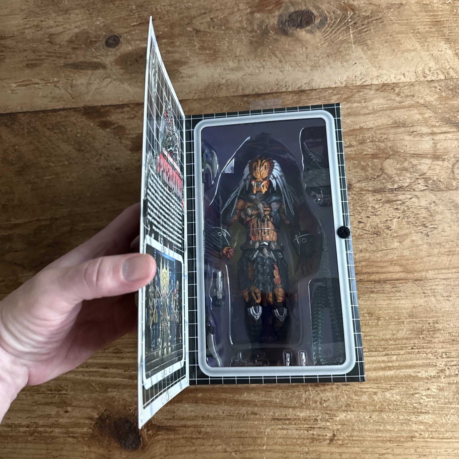 Predator Clan Leader 8.5&Prime; tall Deluxe Action Figure 1:12 Scale by NECA NEW! U