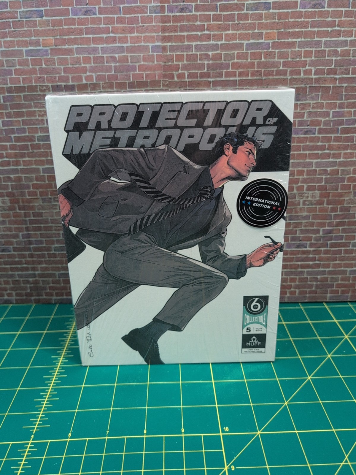 Muff toys “Brown Suit” Protector of Metropolis messenger of justice « US SELLER »