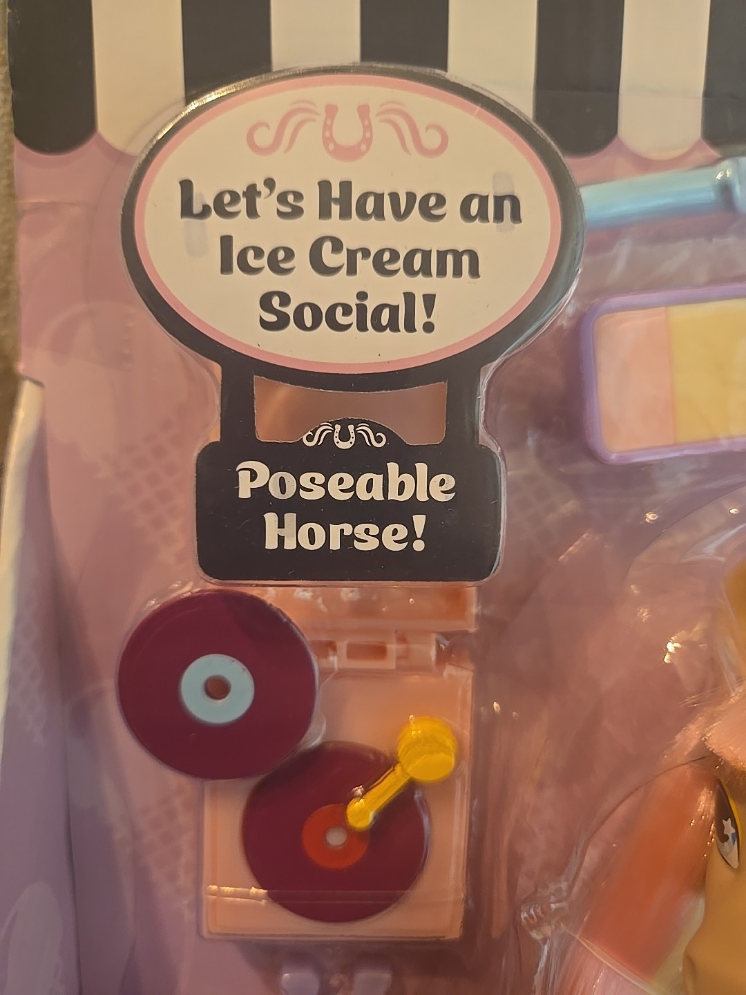 NEW IN BOX WILD MANES Pony Sundae&rsquo;s Ice Cream Social 14 pieces, Poseable Horse