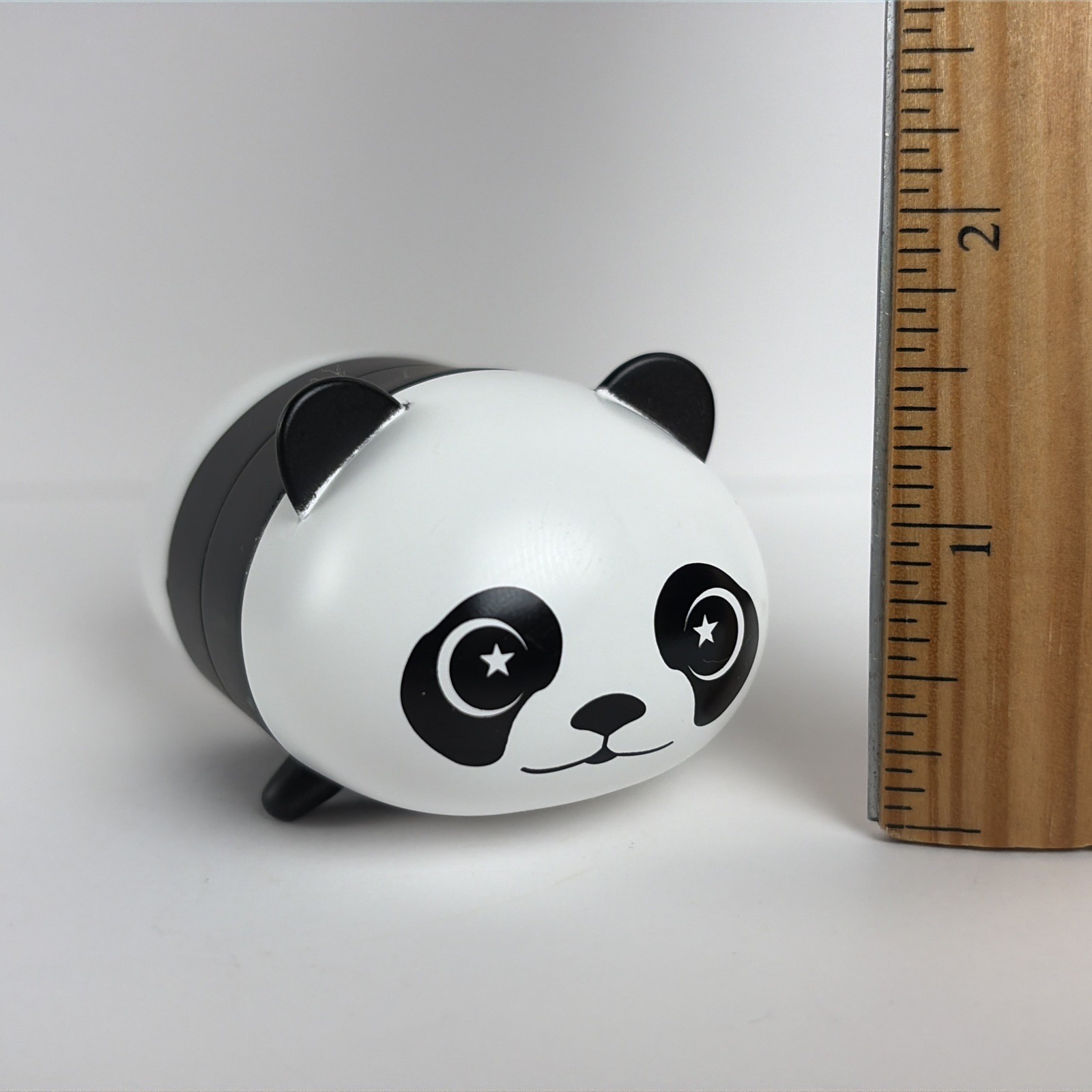 Moosh-Moosh x itSmol Pandy Panda Vinyl Collectible Toy Figure Stackable Oval
