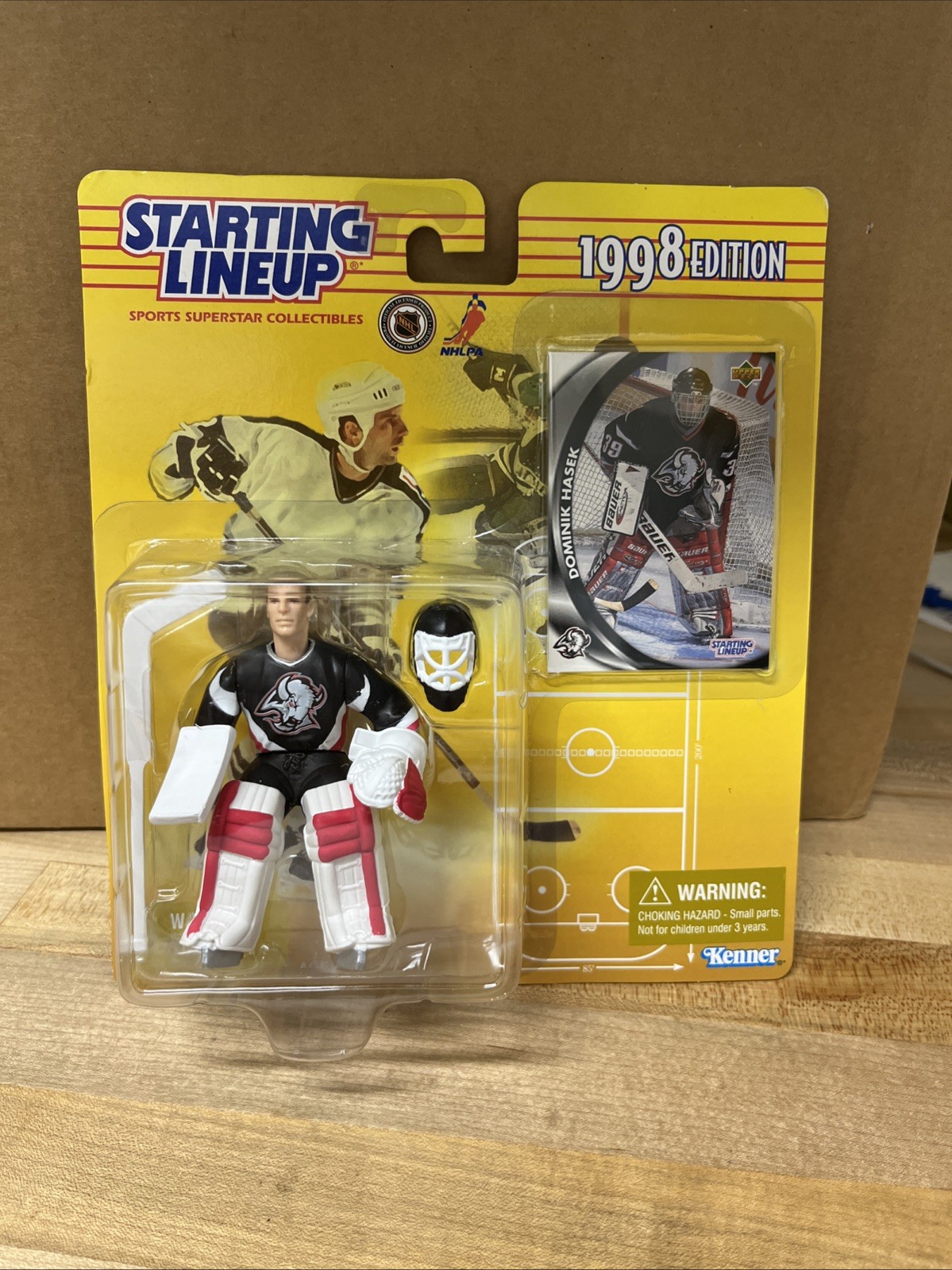 1998 Kenner Starting Lineup Dominik Hasek Buffalo Sabres. Box 312