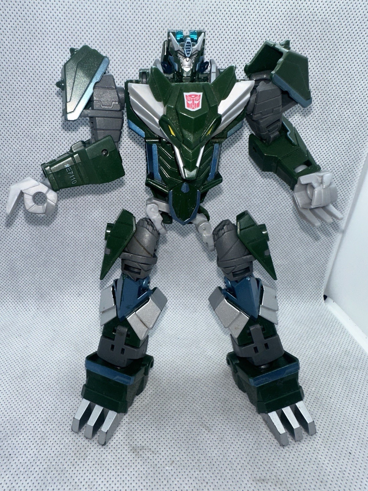 Transformers Cyberverse Energon Armor Autobot Thunderhowl 6 1/2”Action Figure