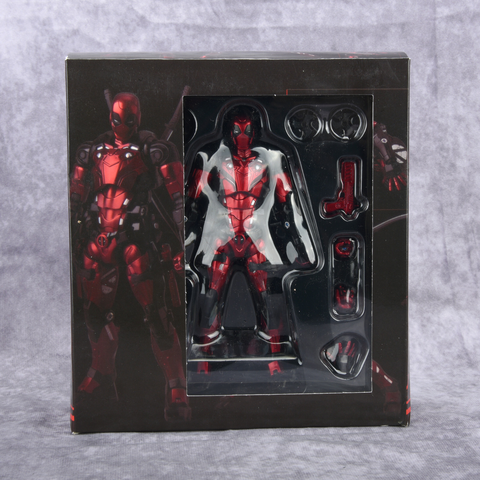 Deadpool w/Fighting Armor & Accessories Marvel Collection 6&Prime; Action Figure Toy