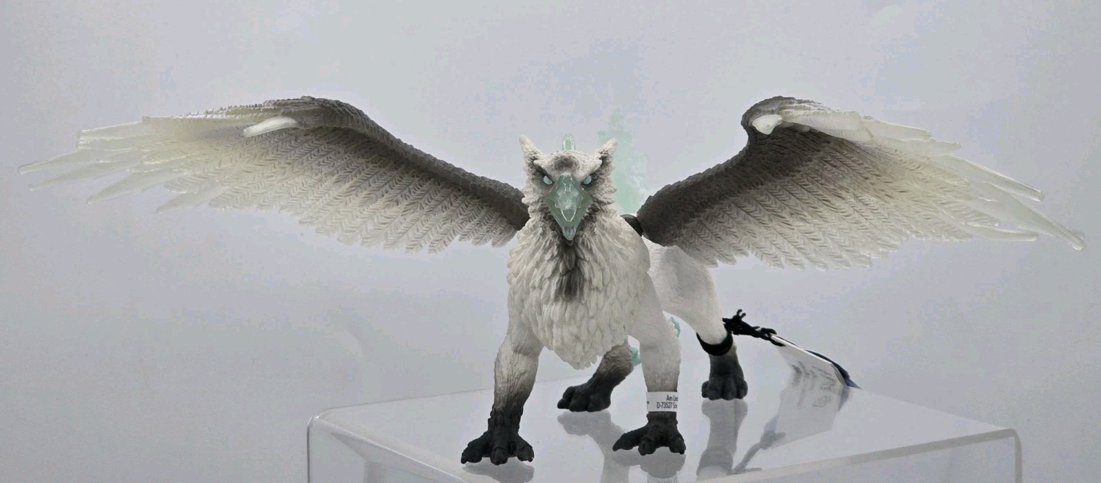 Schleich Eldrador Ice Griffin Toy Figure W/Movable Wings – 13 x 7.5 Inches