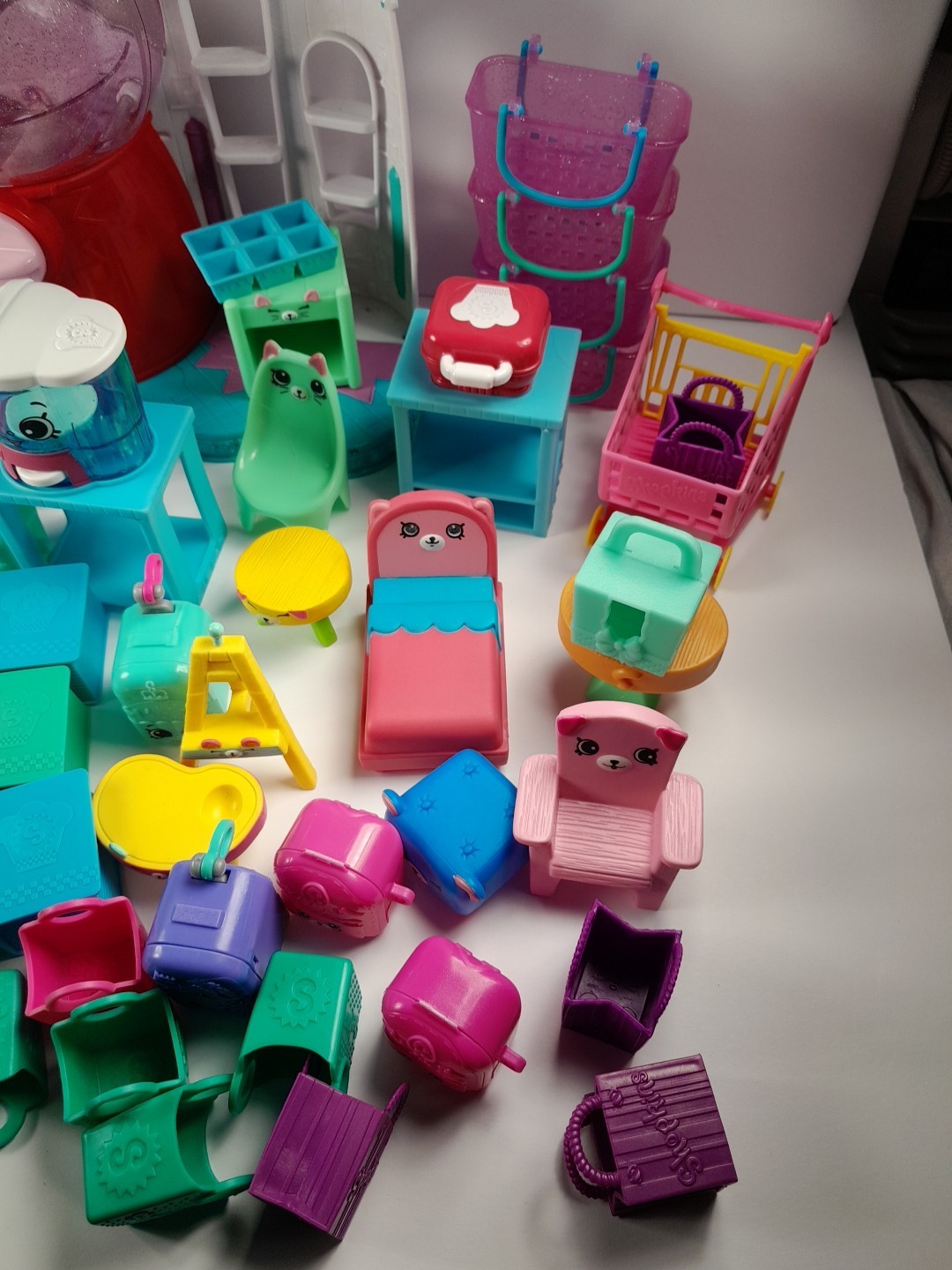 Shopkins Accessories Lot Misc. Items Sweet spot Gumball Machine