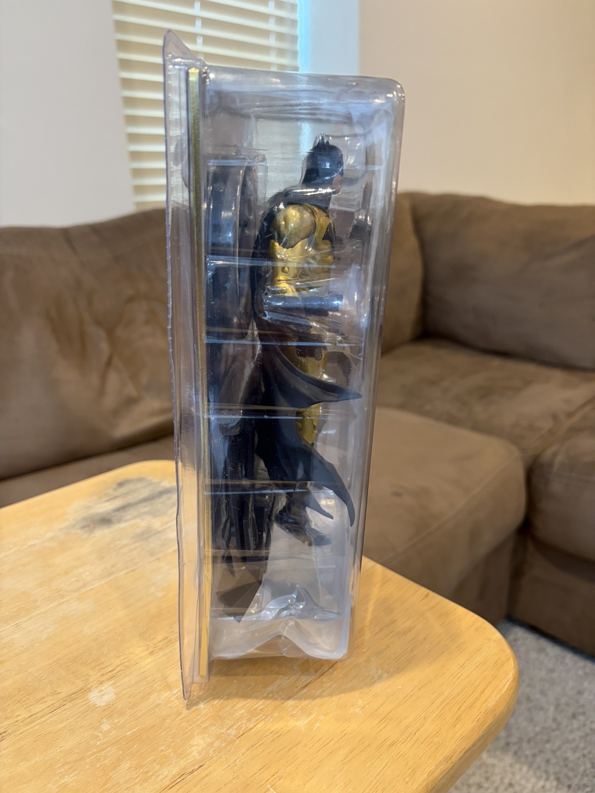 McFarlane DC Multiverse BATMAN HUSH SDCC EXCLUSIVE Gold Label DAMAGED