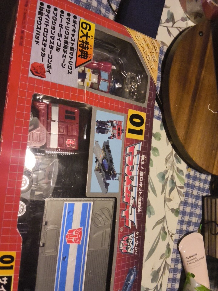 Takara Convoy 01 Action Figure Transformers Plastic Metal Autobot Truck Diecast