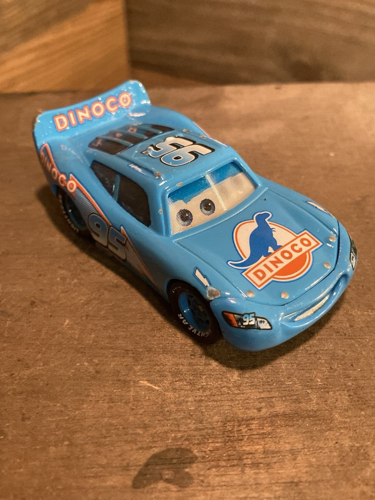 Disney Pixar Movie CARS Diecast car Blue Lightning McQueen Dinoco #95
